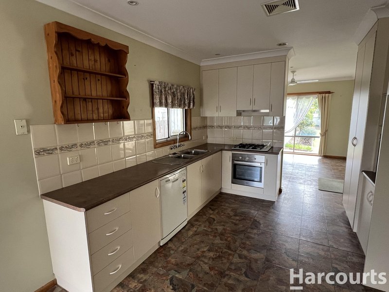 Photo - 19 Valentine Avenue, Horsham VIC 3400 - Image 4