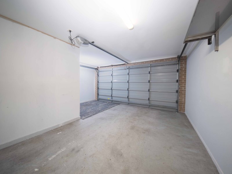 Photo - 19 Valley Park Boulevard, Westmeadows VIC 3049 - Image 14