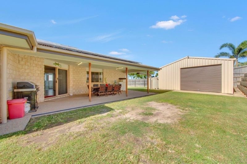 Photo - 19 Valley Way, Boyne Island QLD 4680 - Image 4