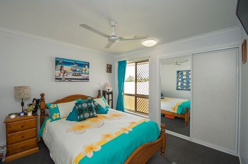 Photo - 19 Valley Way, Boyne Island QLD 4680 - Image 9