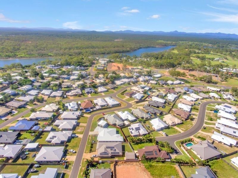 Photo - 19 Valley Way, Boyne Island QLD 4680 - Image 20