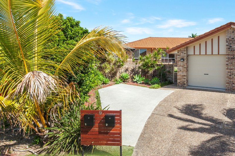 Photo - 1/9 Valmai Court, Burleigh Waters QLD 4220 - Image 1