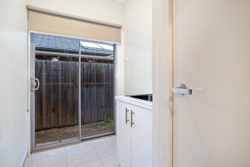 Photo - 19 Verde Parade, Epping VIC 3076 - Image 14