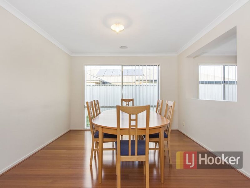 Photo - 19 Viola Avenue, Pakenham VIC 3810 - Image 7