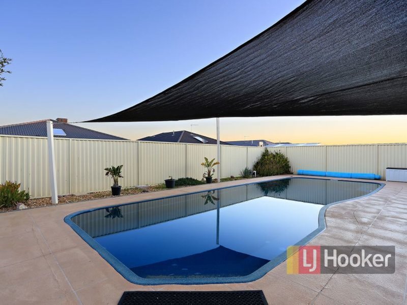 Photo - 19 Viola Avenue, Pakenham VIC 3810 - Image 17