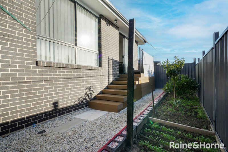 Photo - 19 Violenta Way, Rosemeadow NSW 2560 - Image 13
