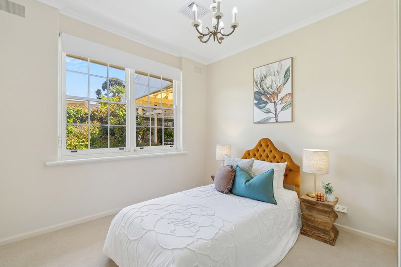 Photo - 19 Vynland Drive, Flagstaff Hill SA 5159 - Image 17