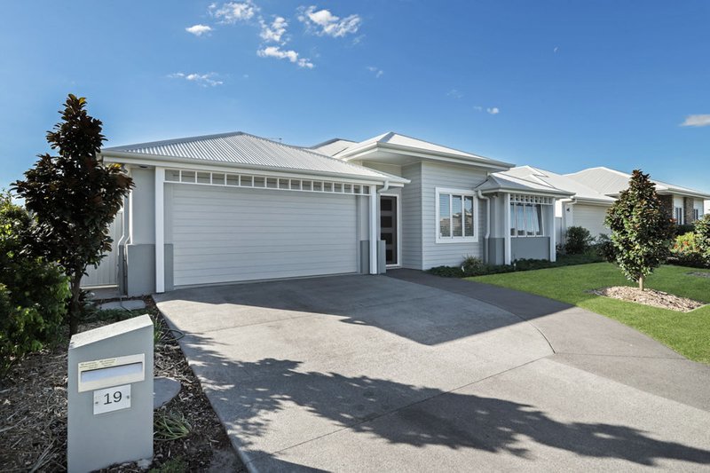 19 Waderbird Crescent, Pelican Waters QLD 4551