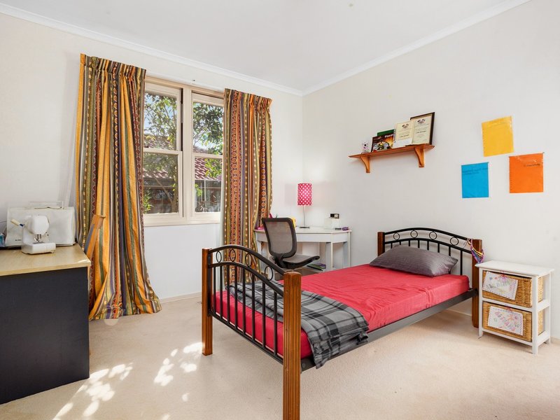 Photo - 19 Walker Crescent, Griffith ACT 2603 - Image 6