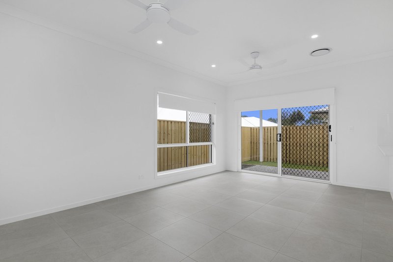 Photo - 19 Wallace Way, Gleneagle QLD 4285 - Image 5