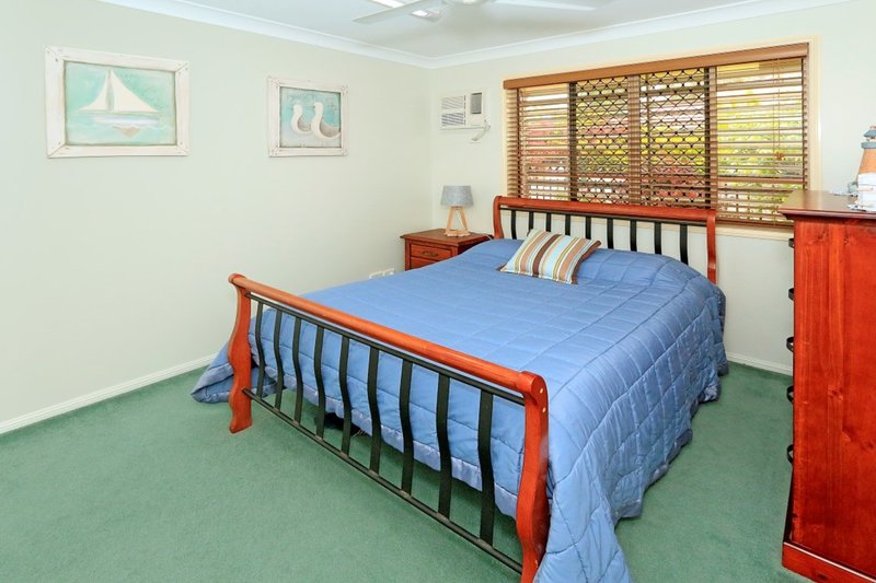 Photo - 19 Warner Avenue, Norman Gardens QLD 4701 - Image 9