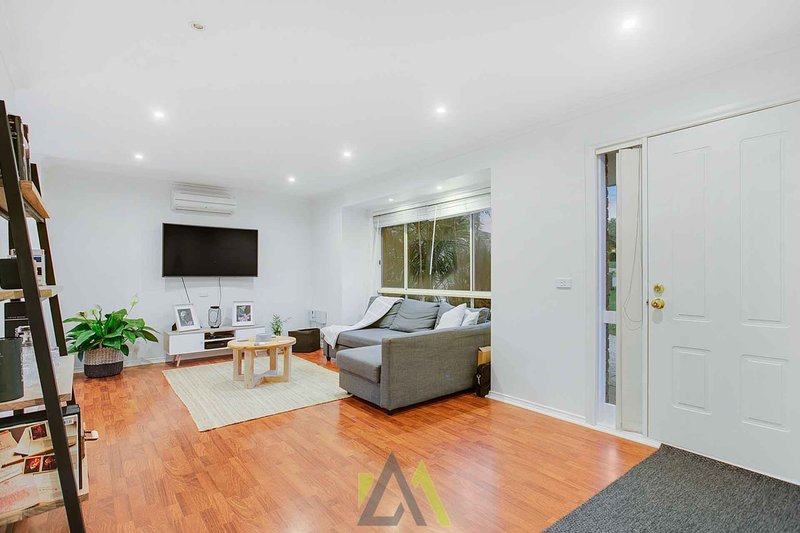 Photo - 1/9 Warrindale Close, Langwarrin VIC 3910 - Image 5