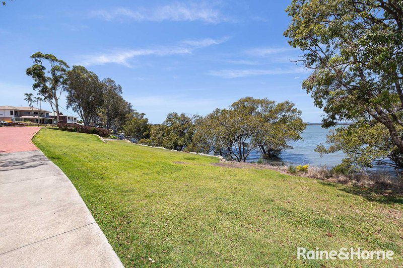 Photo - 19 Waterfront Easement , Redland Bay QLD 4165 - Image 10