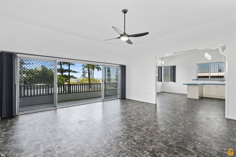 Photo - 19 Waterloo Esplanade, Wynnum QLD 4178 - Image 3