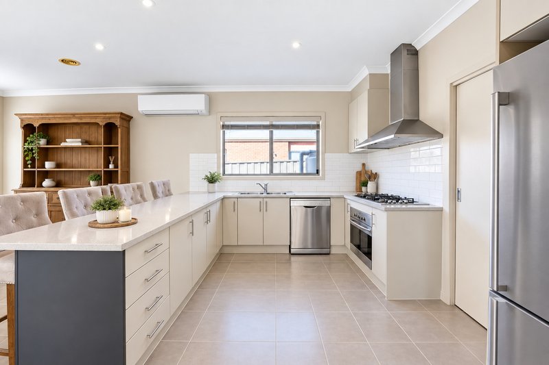 Photo - 19 Waterside Drive, Burnside Heights VIC 3023 - Image 7