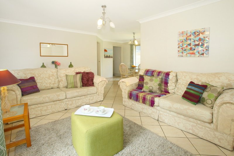 Photo - 19 Watford Crescent, Molendinar QLD 4214 - Image 2