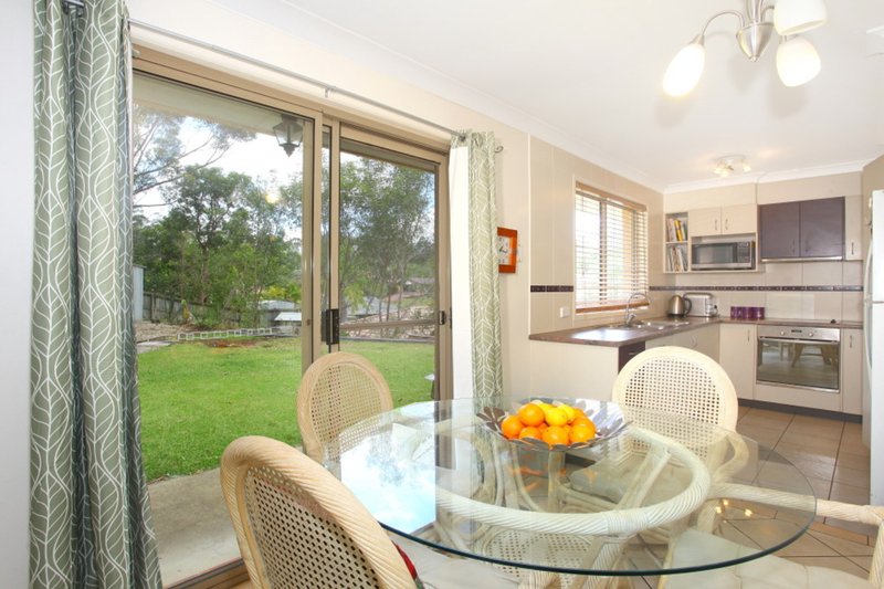 Photo - 19 Watford Crescent, Molendinar QLD 4214 - Image 3