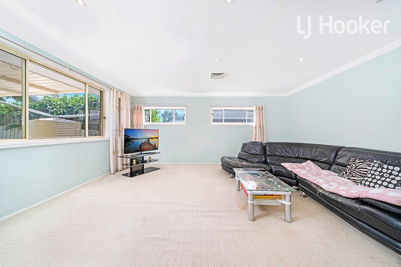 Photo - 19 Watling Avenue, West Hoxton NSW 2171 - Image 6