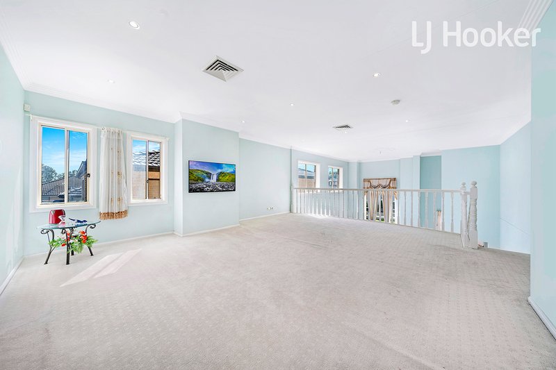 Photo - 19 Watling Avenue, West Hoxton NSW 2171 - Image 9