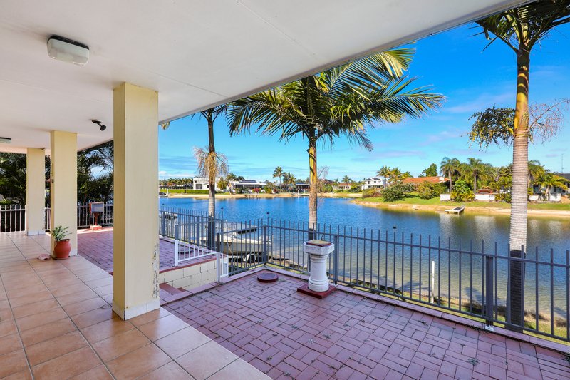 Photo - 19 Weatherly Avenue, Mermaid Waters QLD 4218 - Image 7