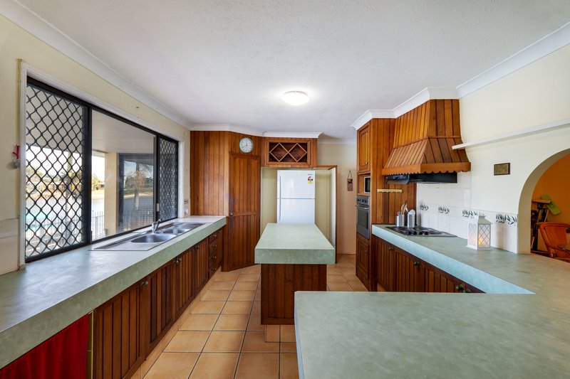 Photo - 19 Weatherly Avenue, Mermaid Waters QLD 4218 - Image 10