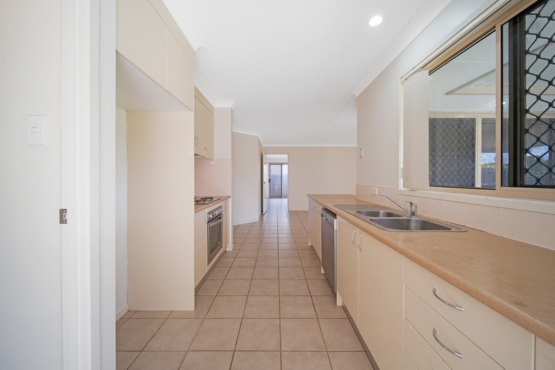 Photo - 19 Webcke Avenue, Crestmead QLD 4132 - Image 6