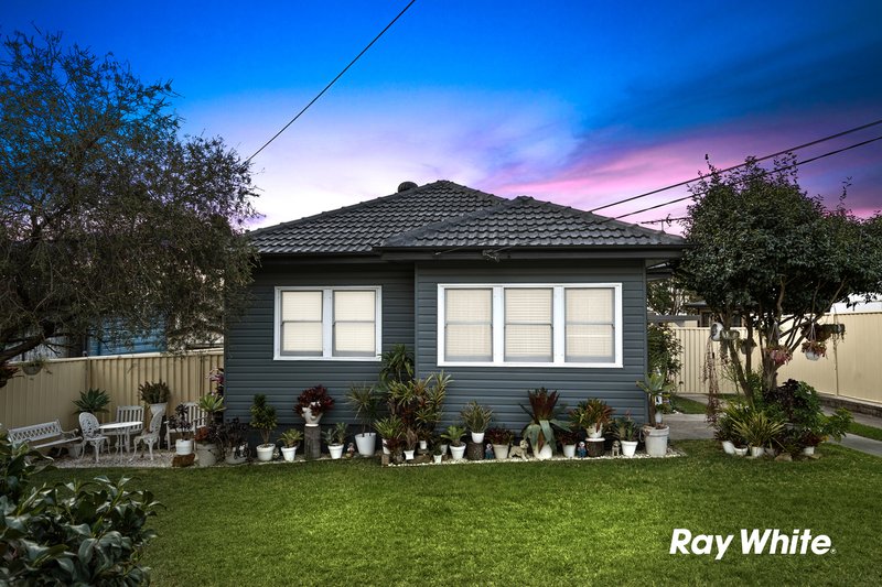 Photo - 19 Weemala Avenue, Doonside NSW 2767 - Image