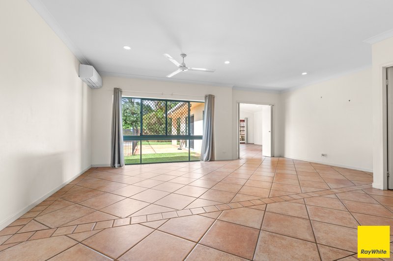 Photo - 19 West Parkridge Drive, Brinsmead QLD 4870 - Image 6