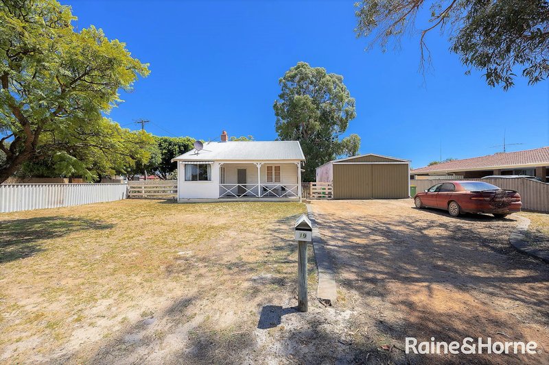 19 West Road, Capel WA 6271