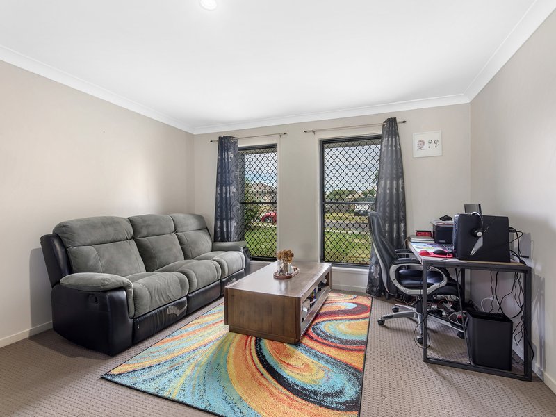 Photo - 19 Westminster Crescent, Raceview QLD 4305 - Image 6