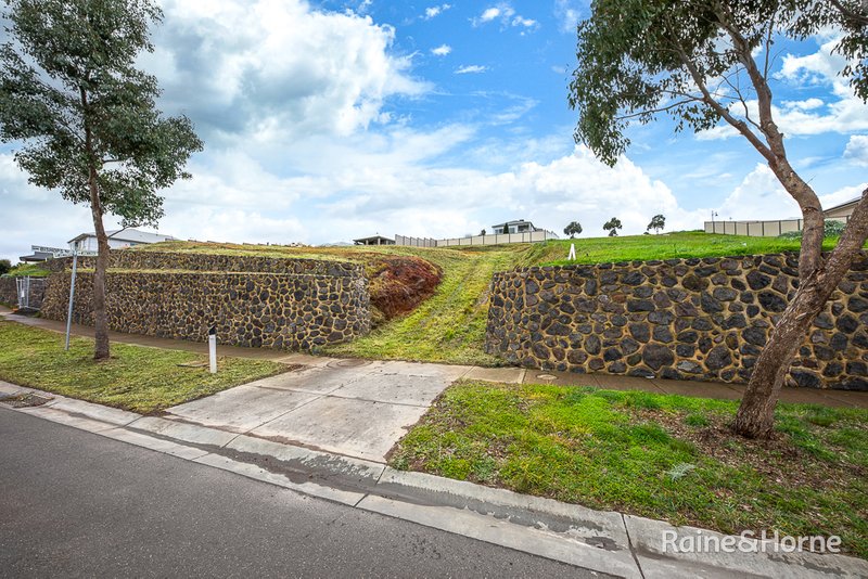 Photo - 19 Westminster Grove, Sunbury VIC 3429 - Image 9