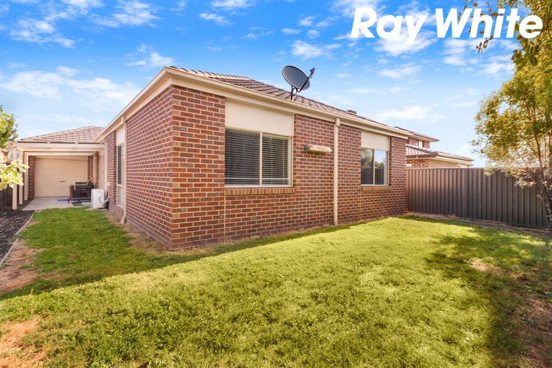 Photo - 19 Westwood Grove, Pakenham VIC 3810 - Image 11