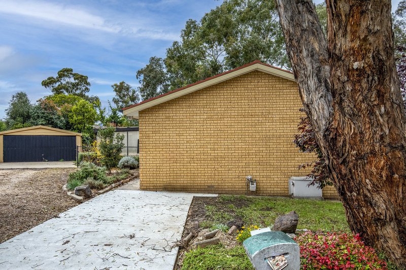 Photo - 19 Wheeler Crescent, Wanniassa ACT 2903 - Image 2