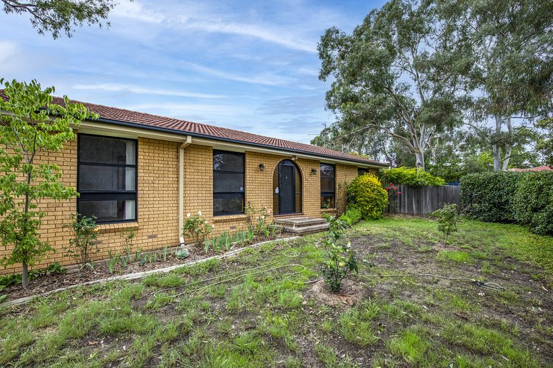Photo - 19 Wheeler Crescent, Wanniassa ACT 2903 - Image 11