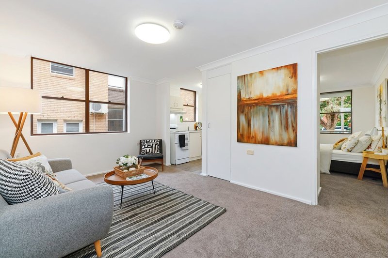 Photo - 1/9 Wheeler Parade, Dee Why NSW 2099 - Image 1