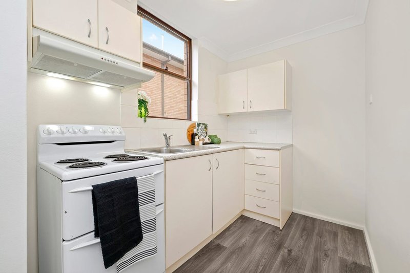 Photo - 1/9 Wheeler Parade, Dee Why NSW 2099 - Image 2