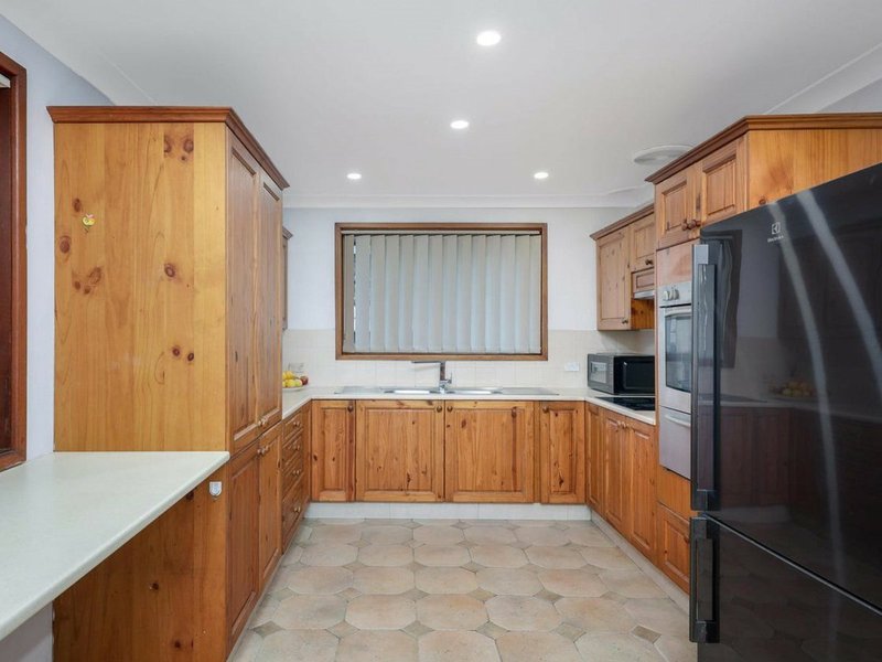 Photo - 19 Whitemore Avenue, Georges Hall NSW 2198 - Image 4