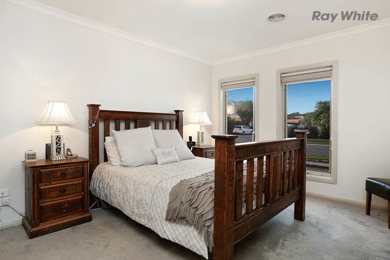 Photo - 19 Wildcherry Place, Point Cook VIC 3030 - Image 6