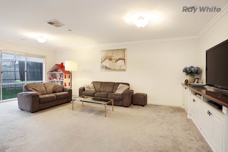 Photo - 19 Wildcherry Place, Point Cook VIC 3030 - Image 8