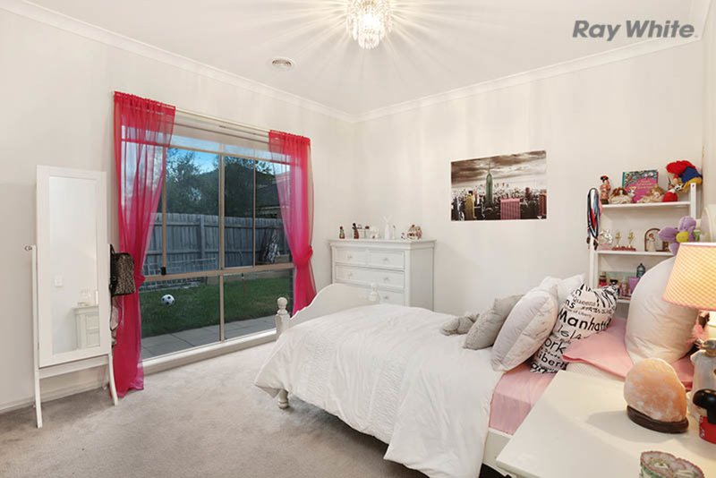 Photo - 19 Wildcherry Place, Point Cook VIC 3030 - Image 11