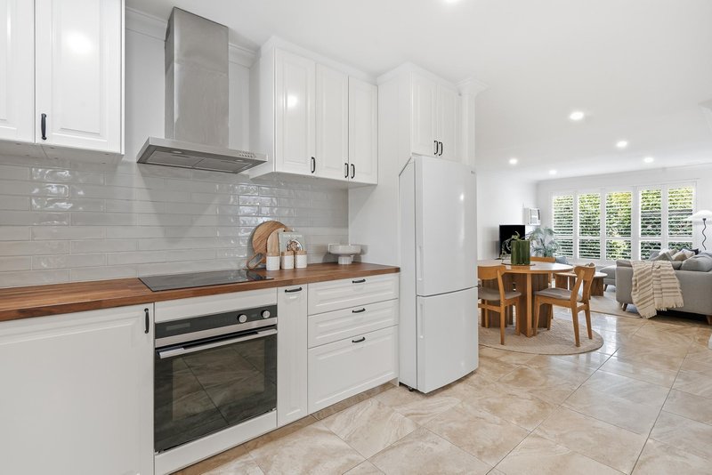 Photo - 19 Williamson Road, Kardinya WA 6163 - Image 1