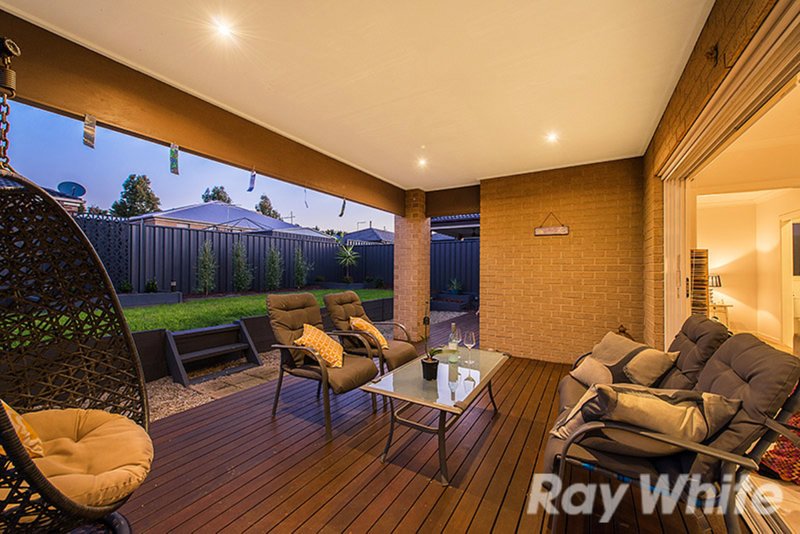 19 Willowdale Drive, Cranbourne North VIC 3977