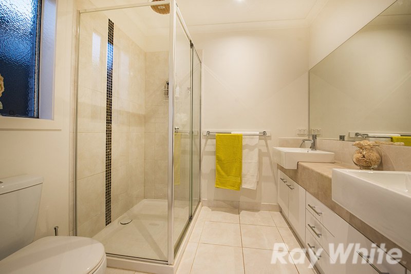 Photo - 19 Willowdale Drive, Cranbourne North VIC 3977 - Image 7