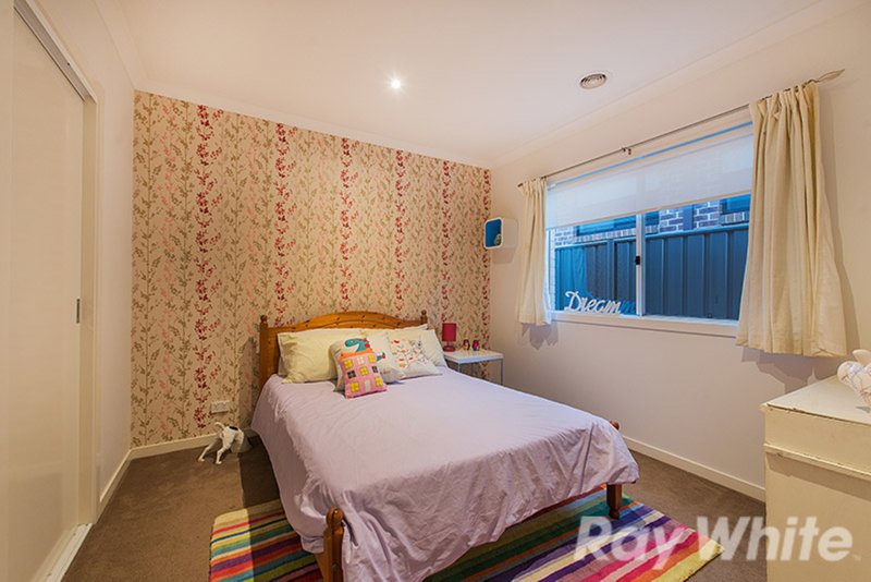 Photo - 19 Willowdale Drive, Cranbourne North VIC 3977 - Image 8