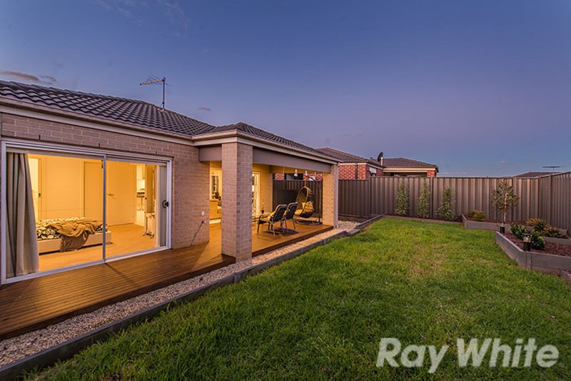 Photo - 19 Willowdale Drive, Cranbourne North VIC 3977 - Image 10