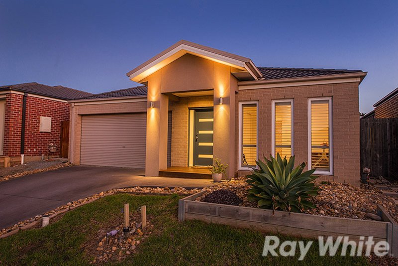 Photo - 19 Willowdale Drive, Cranbourne North VIC 3977 - Image 12