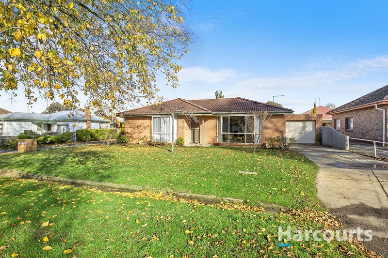 Photo - 1/9 Winter Street, Redan VIC 3350 - Image 11