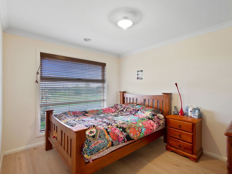 Photo - 19 Wistow Chase, Wollert VIC 3750 - Image 5