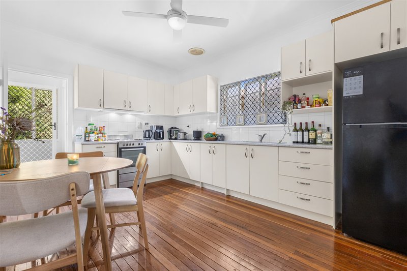 Photo - 19 Witton Road, Indooroopilly QLD 4068 - Image 5