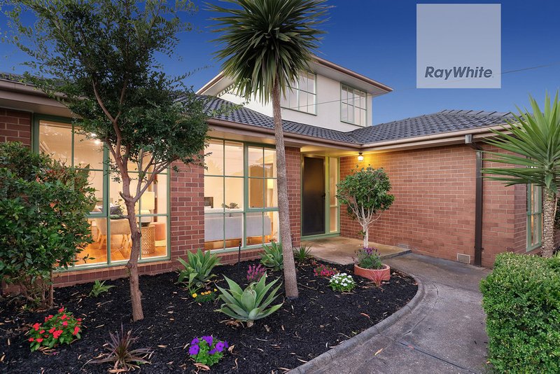 Photo - 19 Wolverton Drive, Gladstone Park VIC 3043 - Image 2